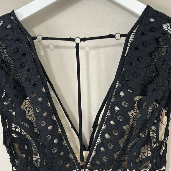 Free People One Million Lovers Black Lace Deep V Neck Mini Dress Size 2 - Picture 8 of 15